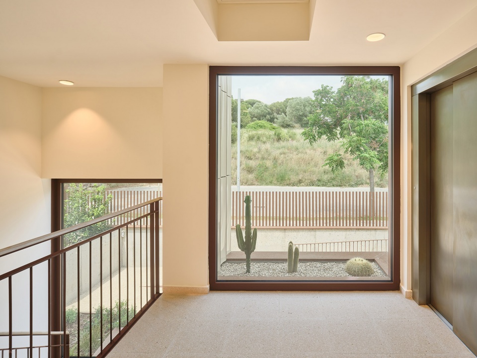 sagaro terrace housing in costa brava by mias architects