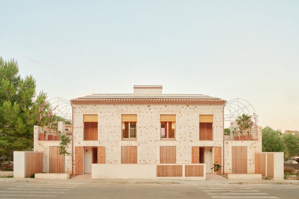 ses veles puigpunyent by alventosa morell arquitectes