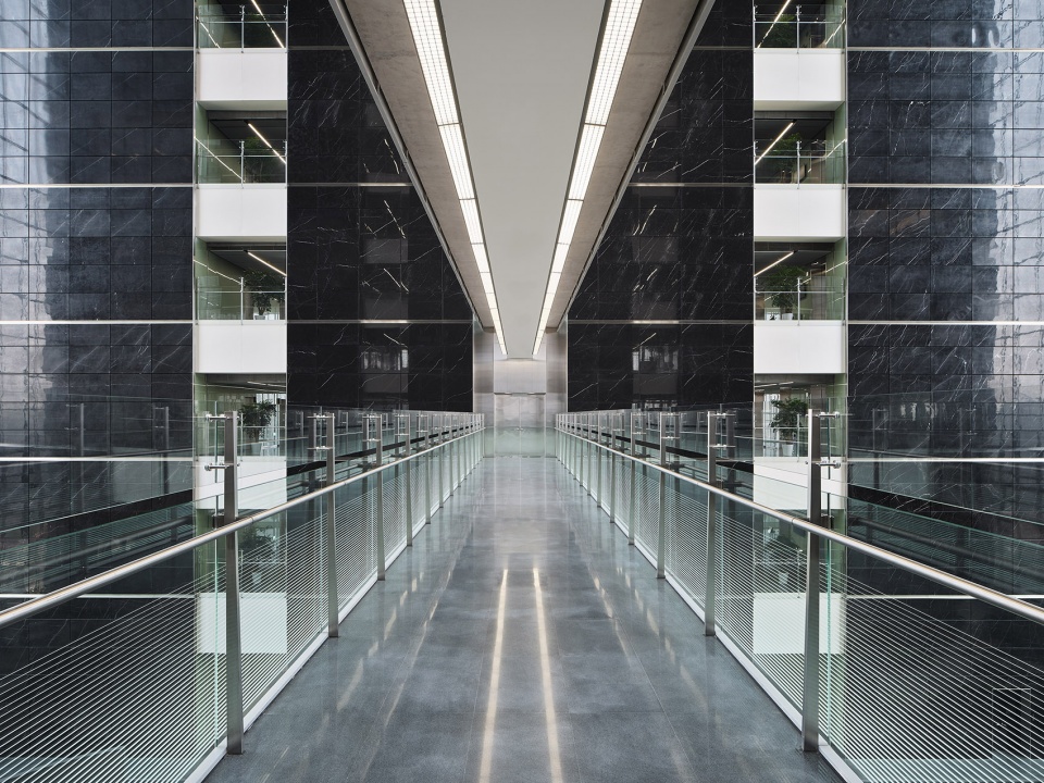 shanghai international exchange plaza by fgp atelier