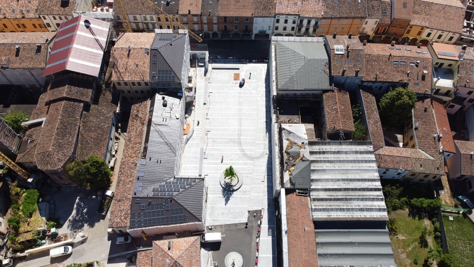 borellini square and palazzo mari by km 429 architecture