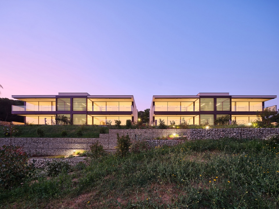 sagaro terrace housing in costa brava by mias architects