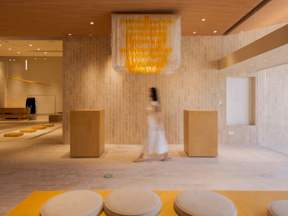 吊挂的喜字装置,A suspended XI character installation