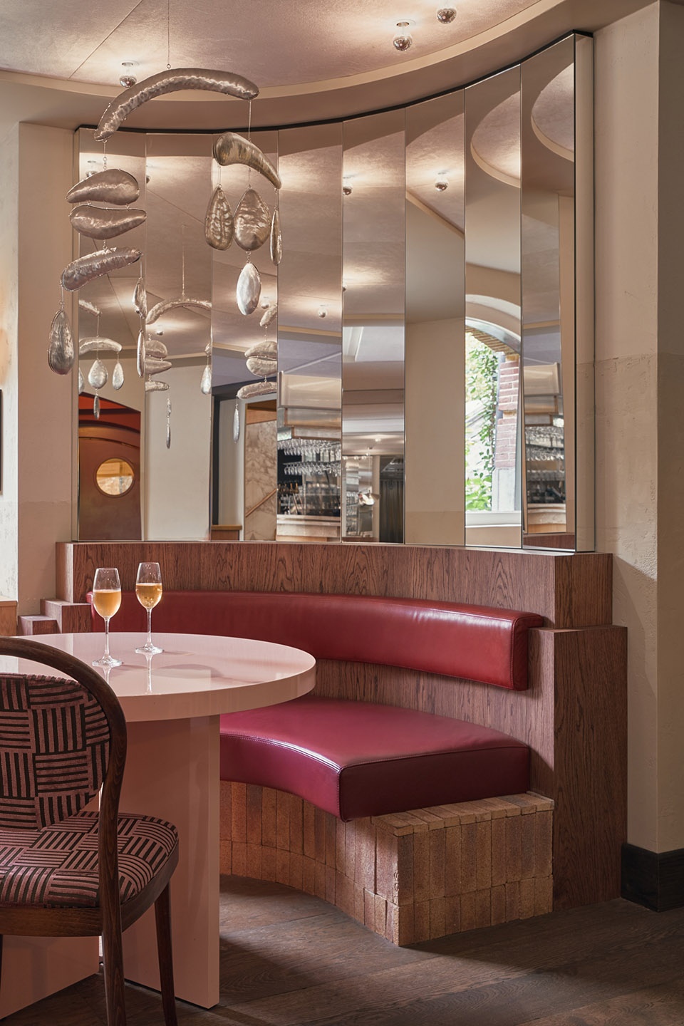 cafe vertigo by studio modijefsky