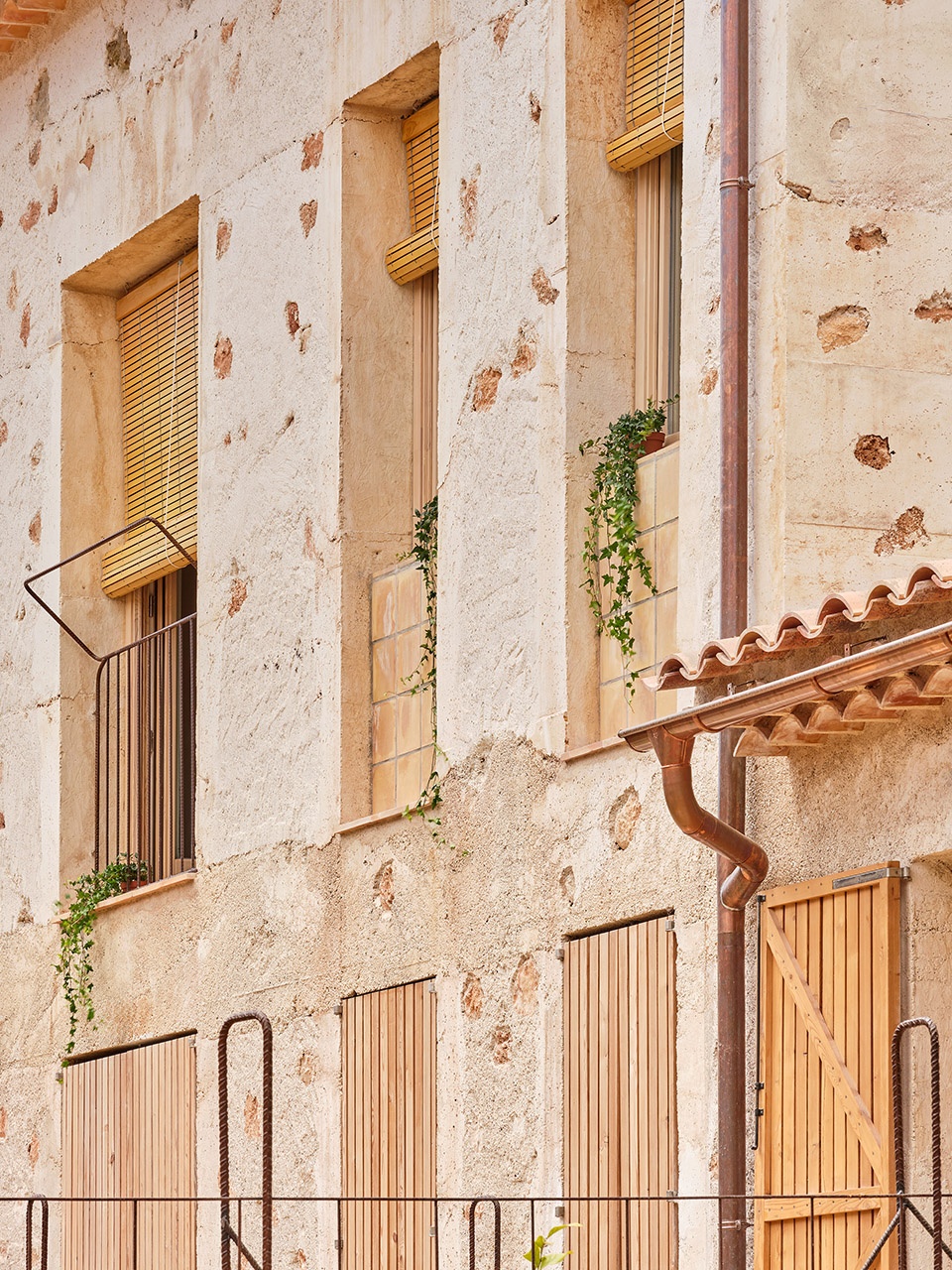 ses veles puigpunyent by alventosa morell arquitectes
