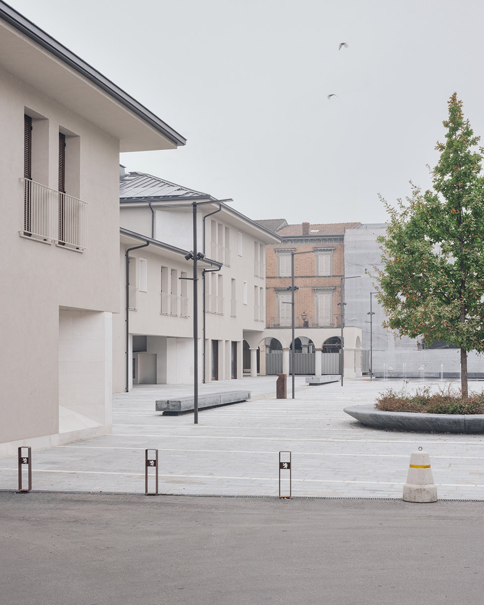 borellini square and palazzo mari by km 429 architecture