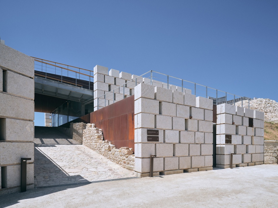 seddulbahir fortress by koop architects