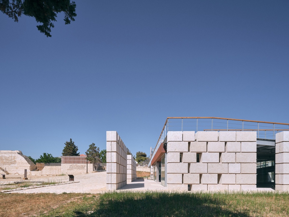 seddulbahir fortress by koop architects