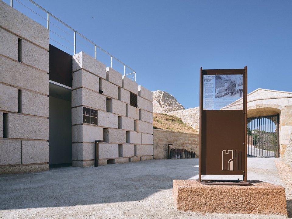 seddulbahir fortress by koop architects