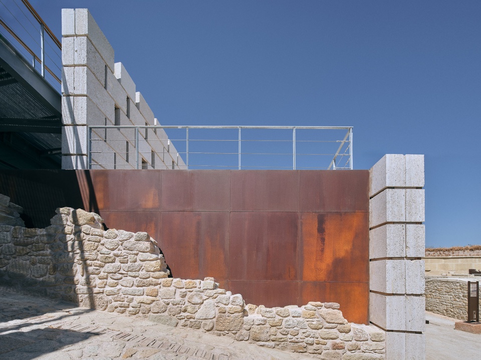 seddulbahir fortress by koop architects