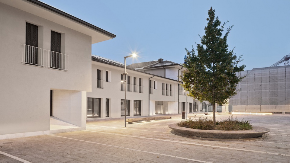 borellini square and palazzo mari by km 429 architecture