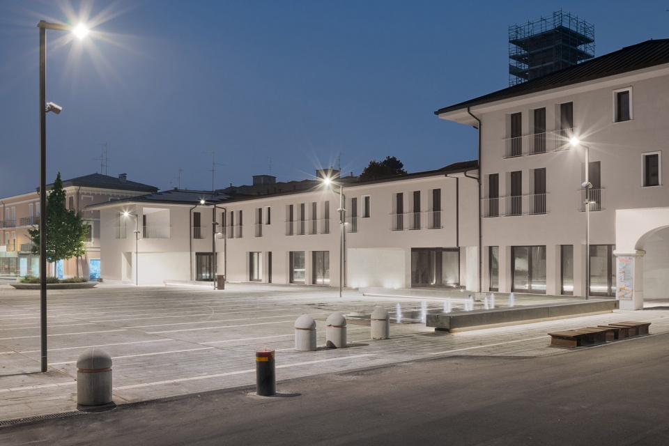 borellini square and palazzo mari by km 429 architecture