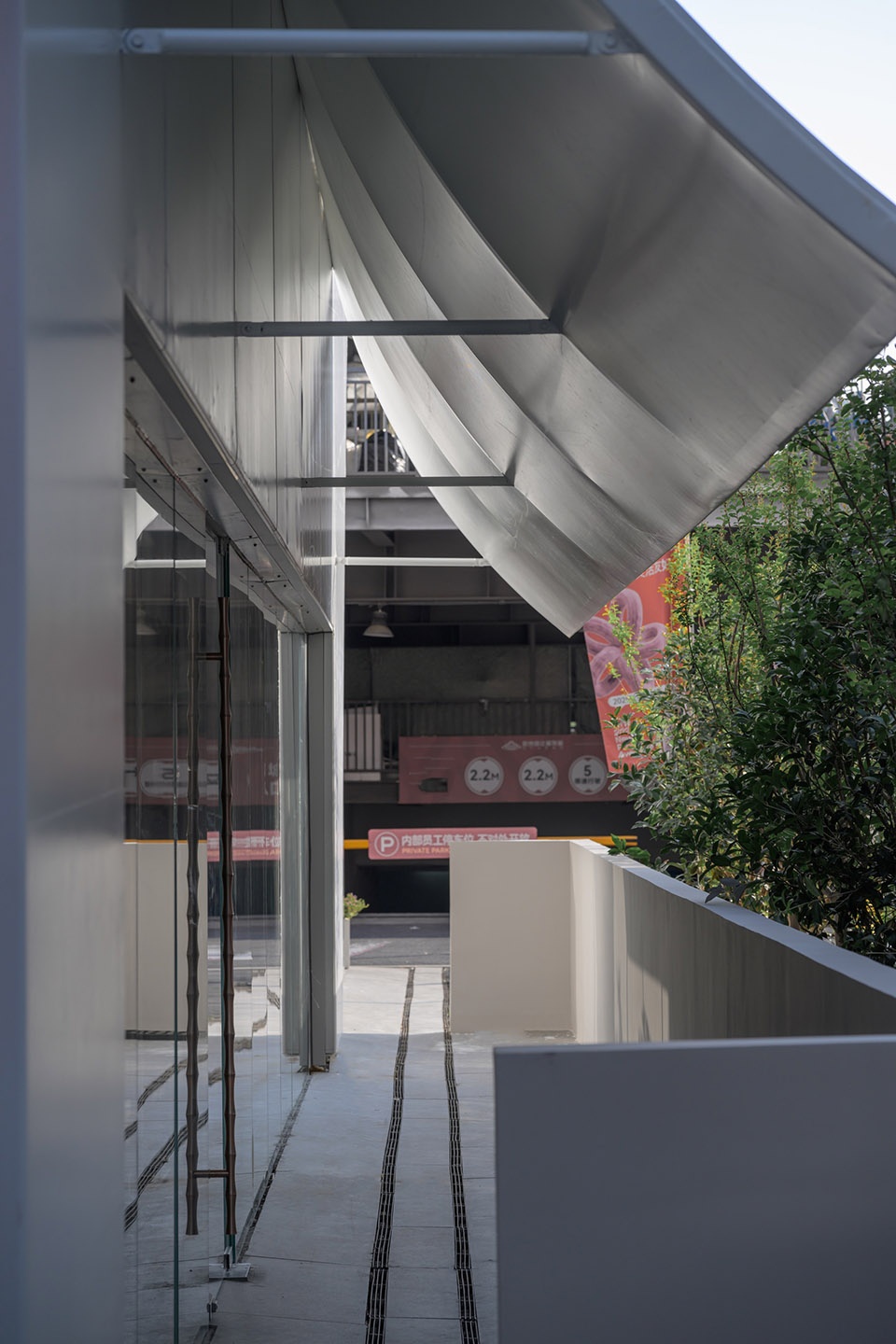 maxstyles sijiqing street flagship store by microcosm design studio