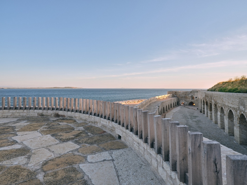 seddulbahir fortress by koop architects