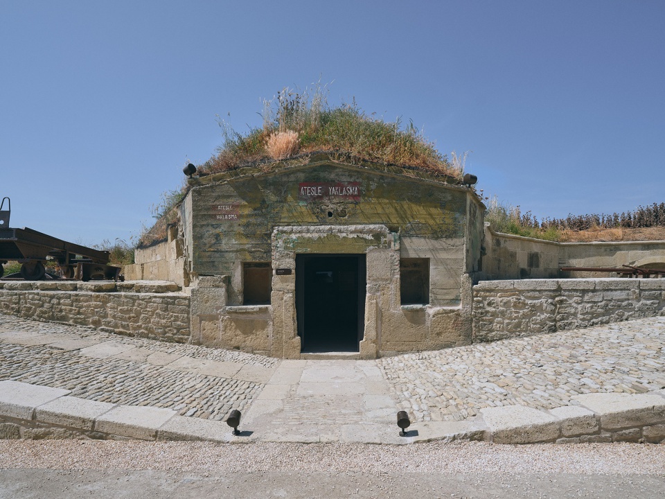 seddulbahir fortress by koop architects