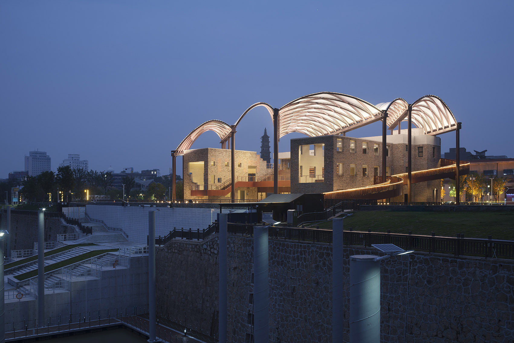 Yueyang Hualinggang Pier Tourist Center