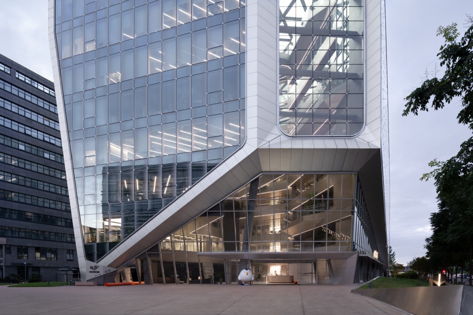 yowant headquarters building by gad