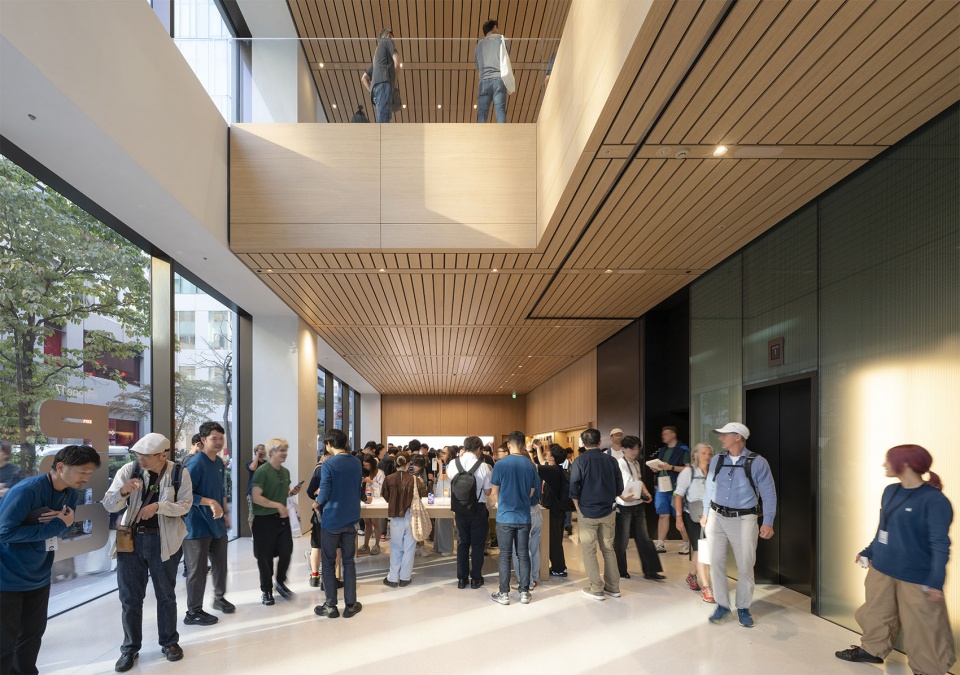 Apple reopens iconic Ginza store to customers