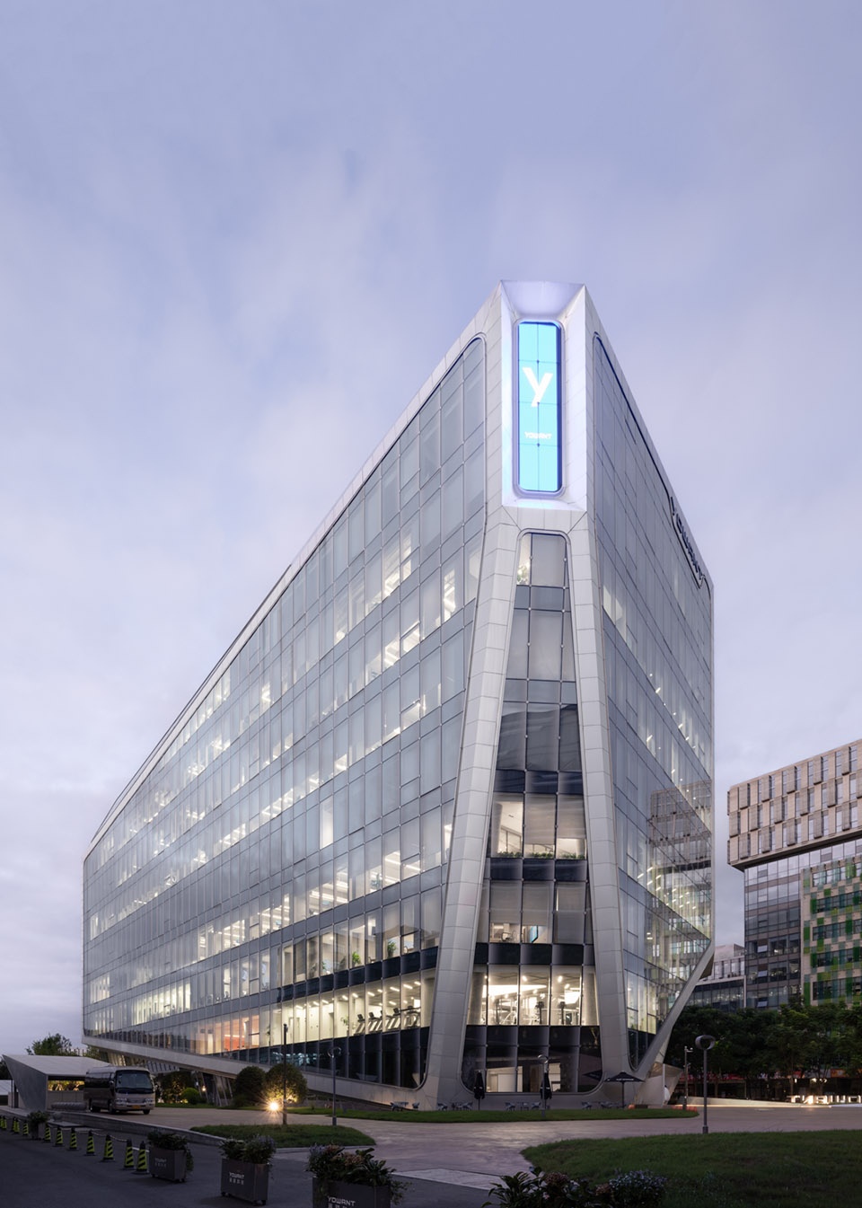 yowant headquarters building by gad