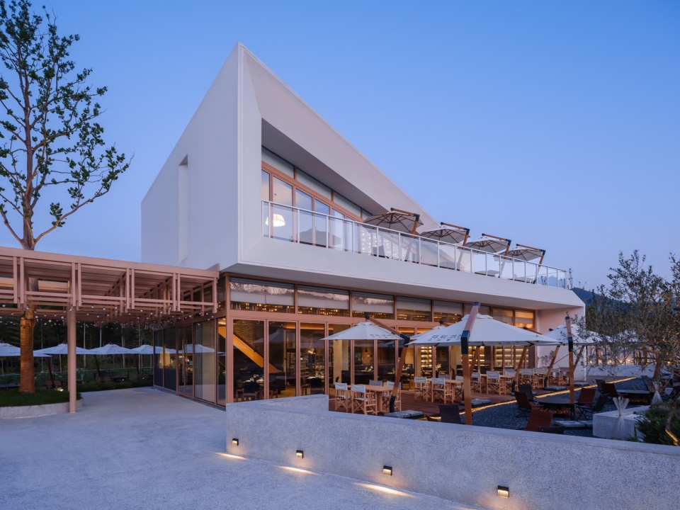 SEEK Reataurant by DoDesign