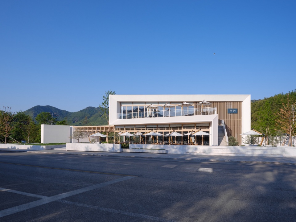 SEEK Reataurant by DoDesign