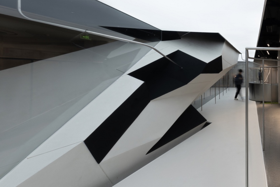 The Folding Stage