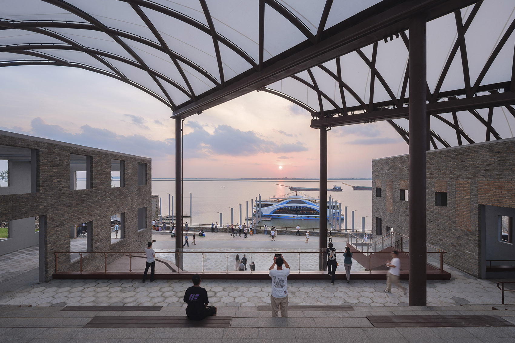 Yueyang Hualinggang Pier Tourist Center