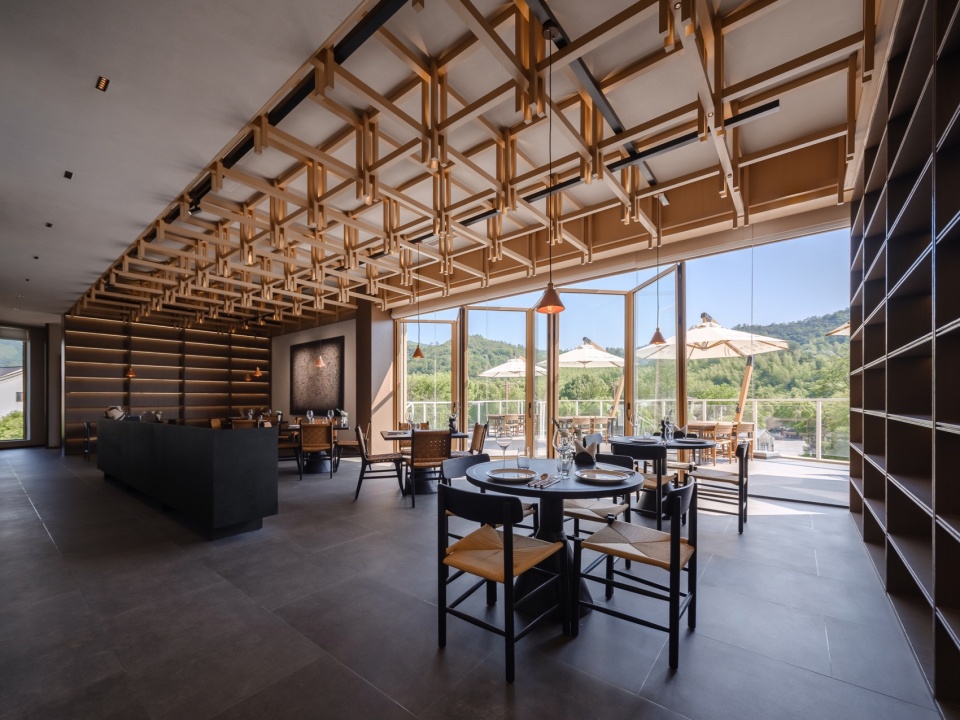 SEEK Reataurant by DoDesign