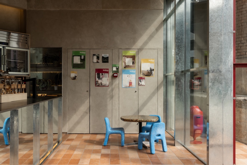 BIG BILL pet space by MOS Design Studio