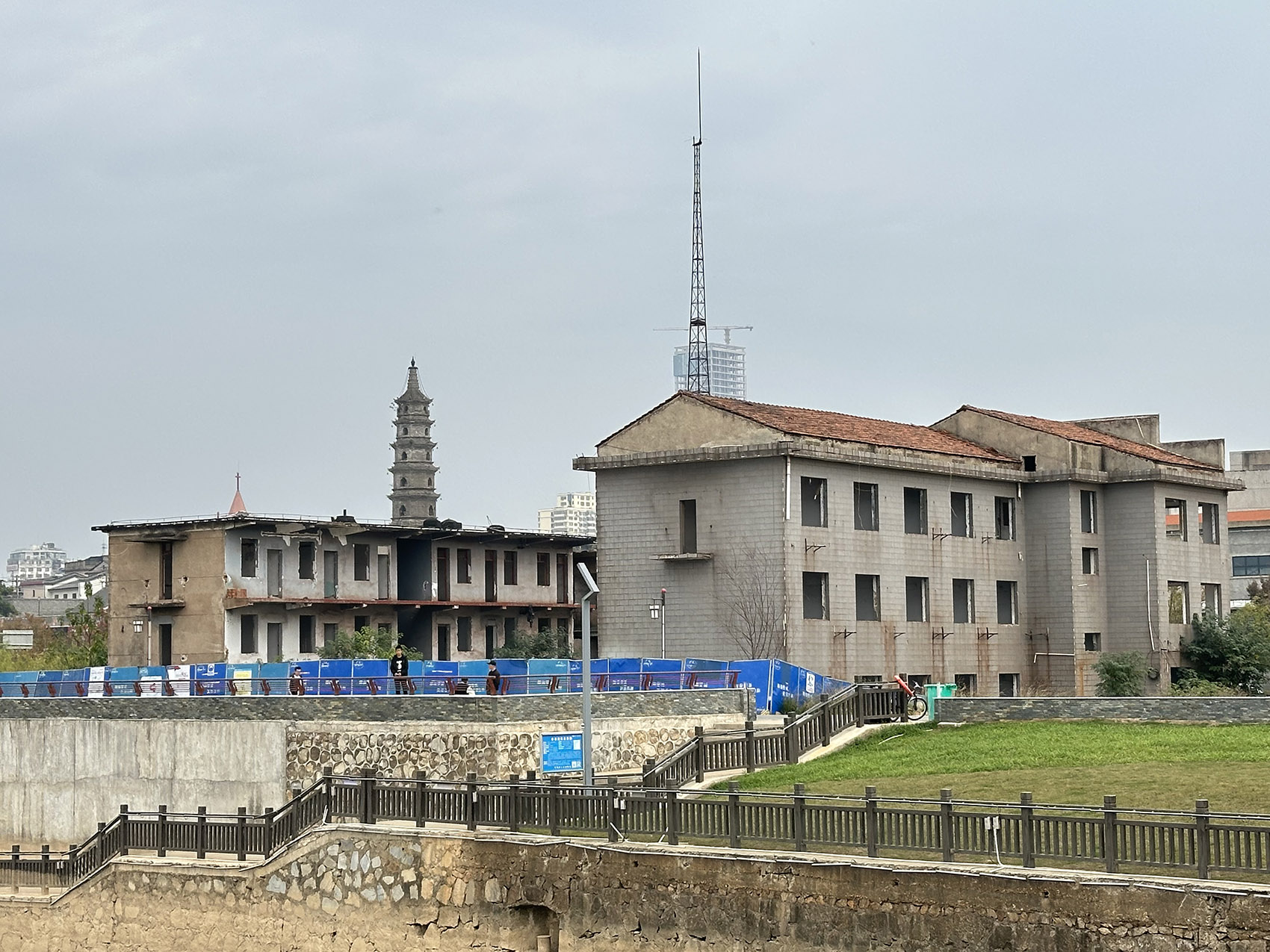 Yueyang Hualinggang Pier Tourist Center