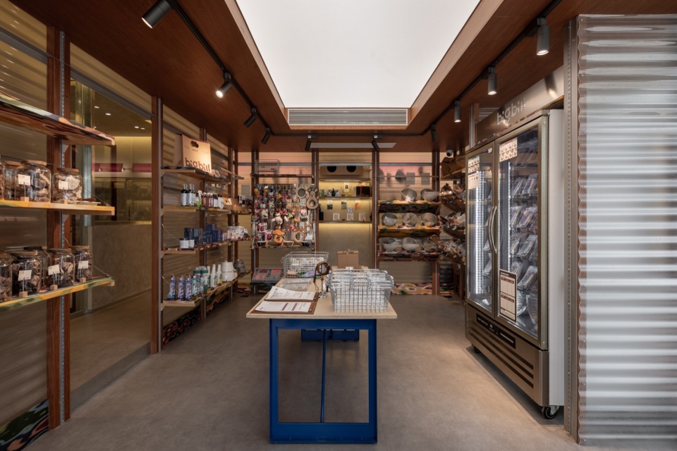 BIG BILL pet space by MOS Design Studio