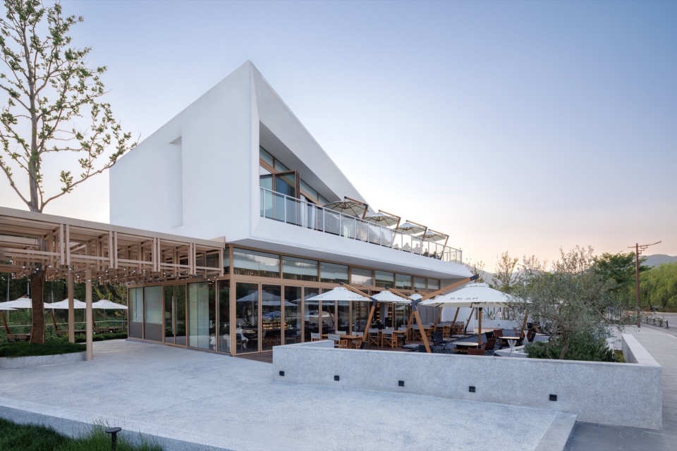 SEEK Reataurant by DoDesign