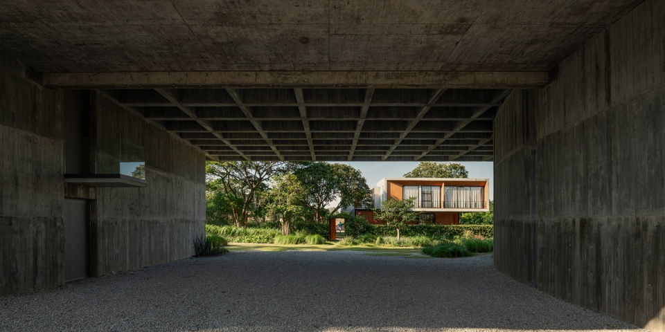 w house ii by idin architects