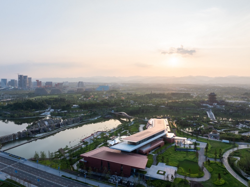 Chengdu Expo Waterfall Hotel