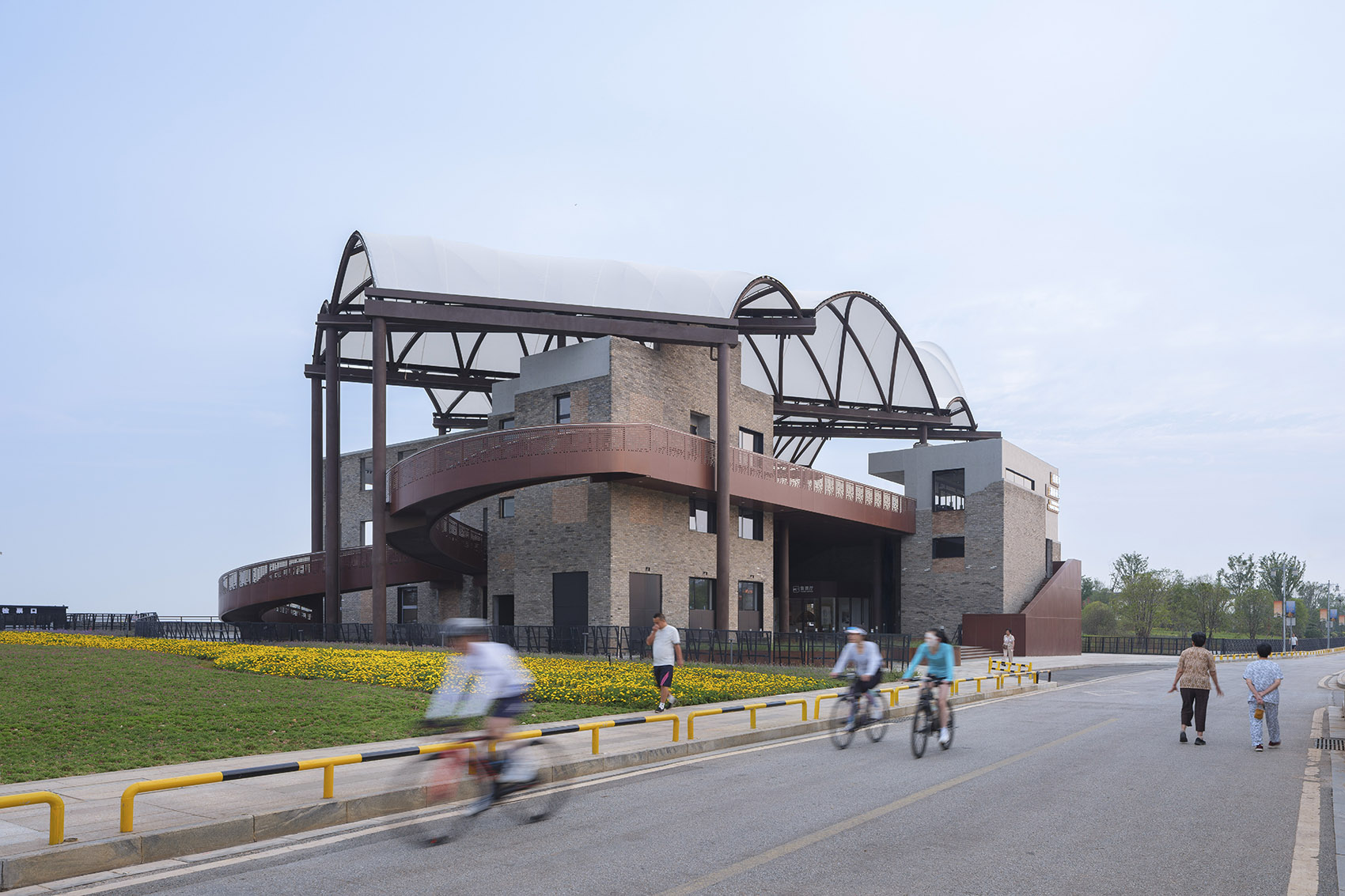 Yueyang Hualinggang Pier Tourist Center