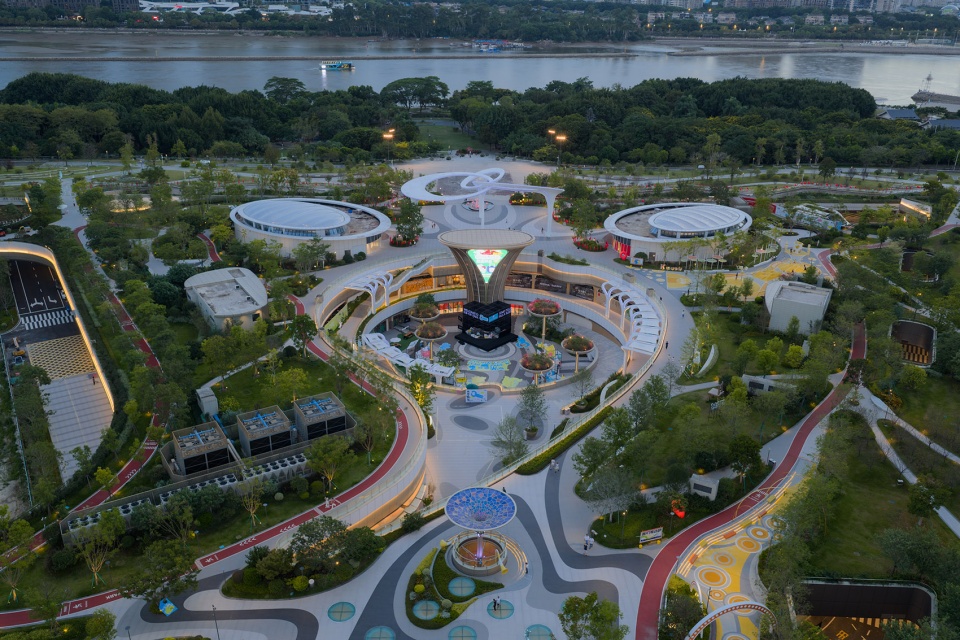 zuohai light year park by waterlily