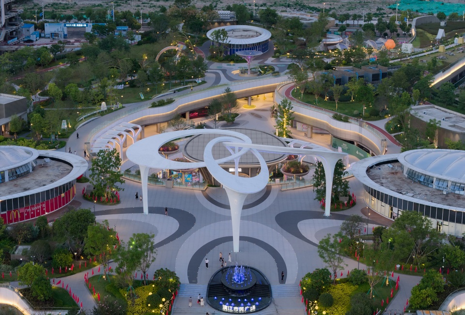 zuohai light year park by waterlily