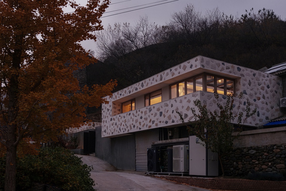 Yangshan Cottage by Atelier dMore