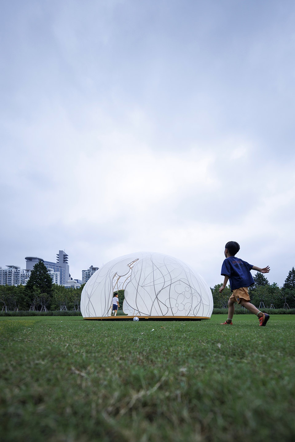 Osmanthus Moon by HCCH Studio