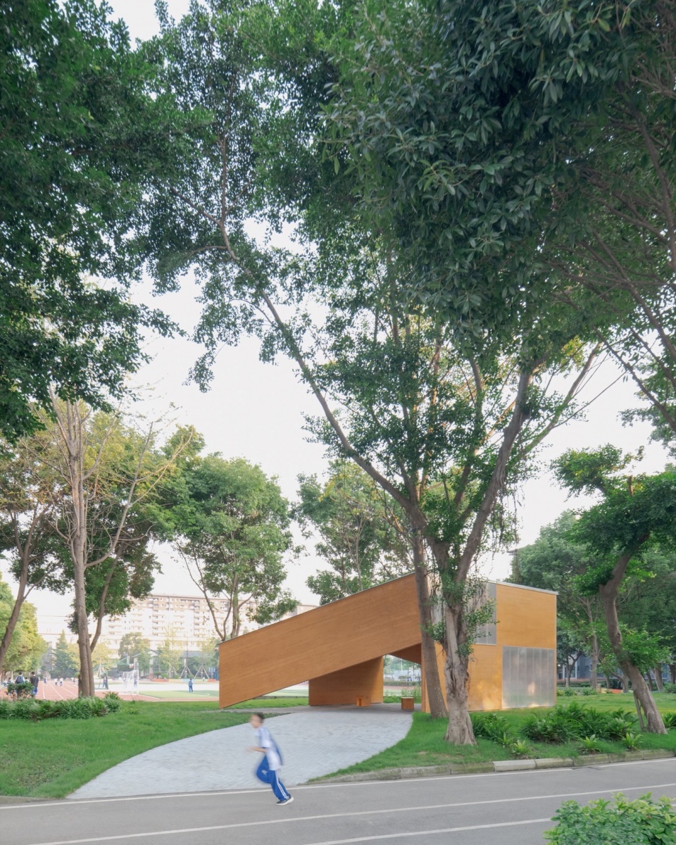 school pavilion by some fuli