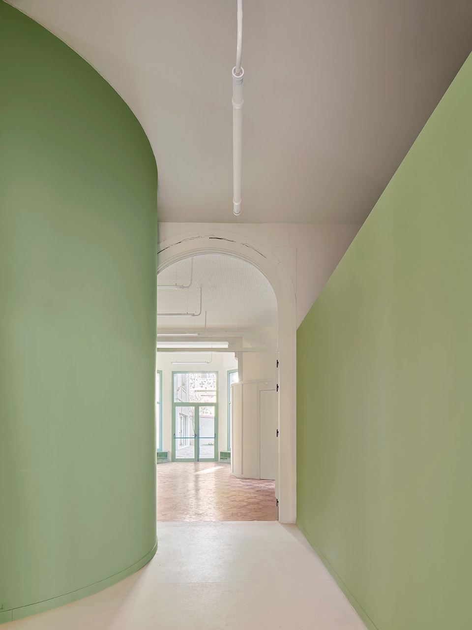 MA Ballester School by Jorge Vidal Stuido