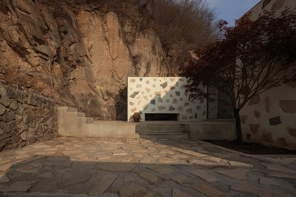 Yangshan Cottage by Atelier dMore