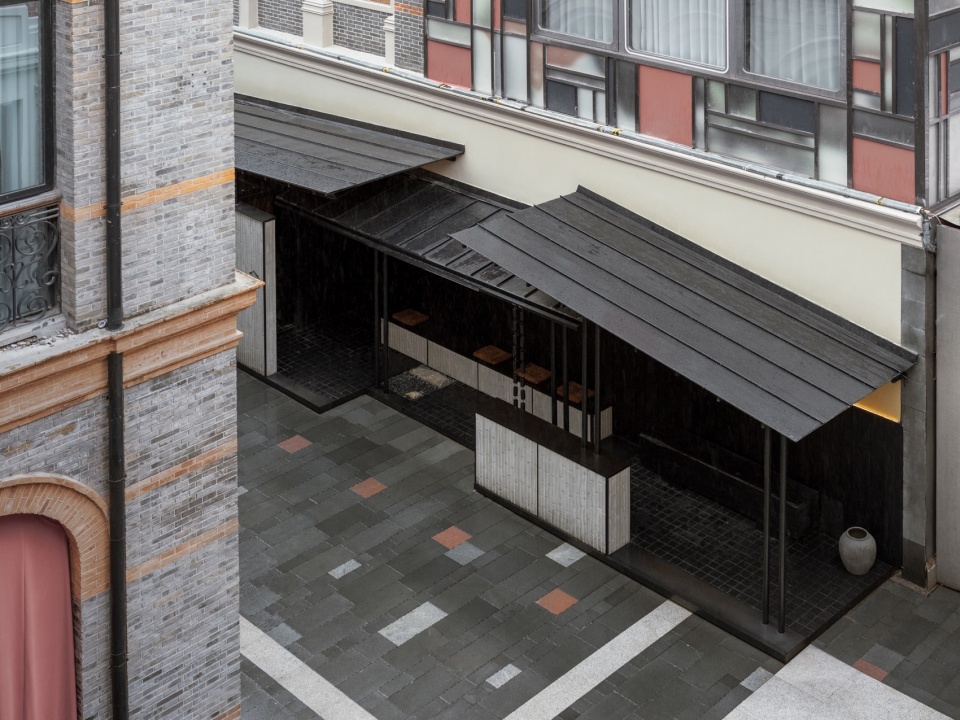 golden omakase extension by atelier tuo