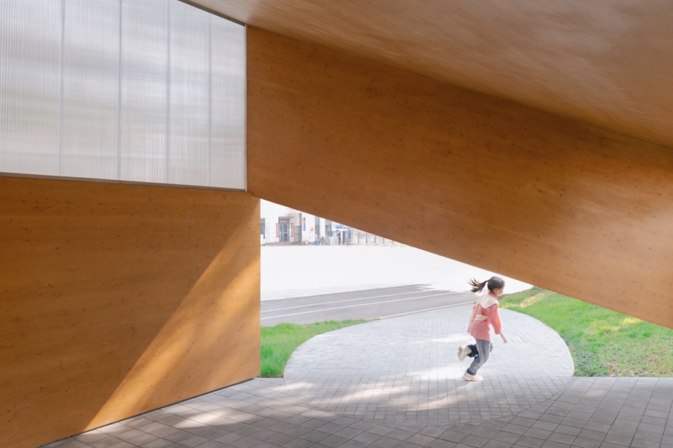 school pavilion by some fuli 1ry