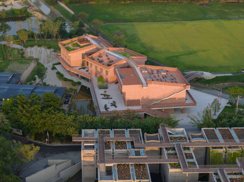 langtou gengxue education centre by fcjz