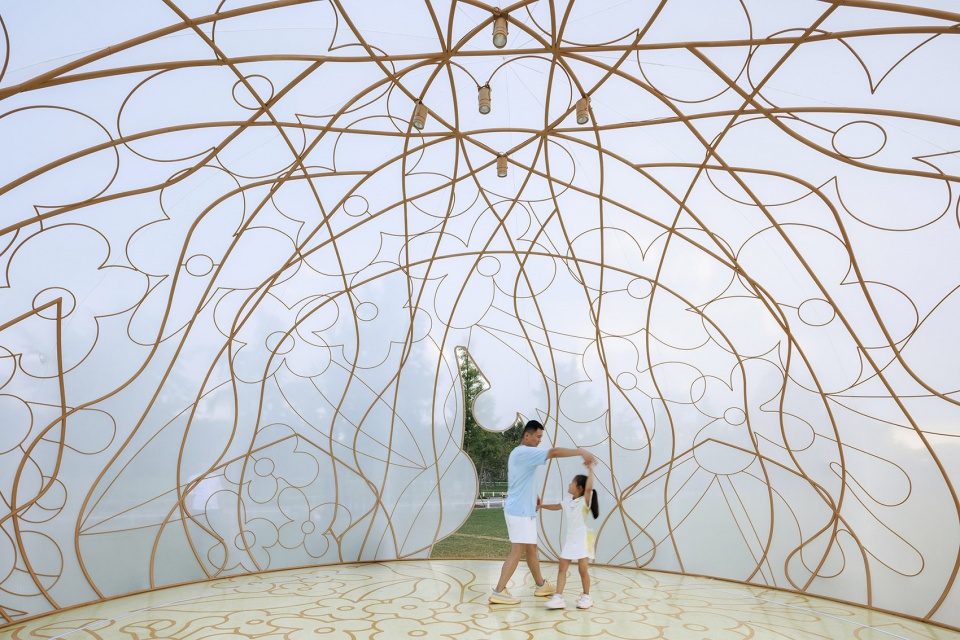 Osmanthus Moon by HCCH Studio