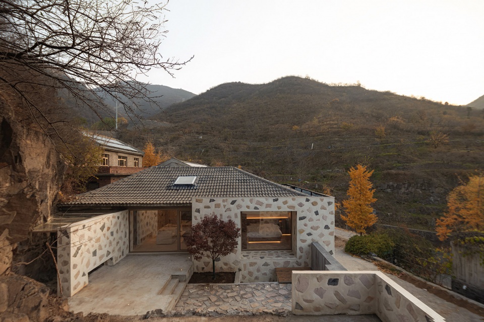 Yangshan Cottage by Atelier dMore