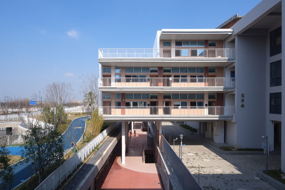 expansion and renovation of primary school urban infrastructure multi system complex project