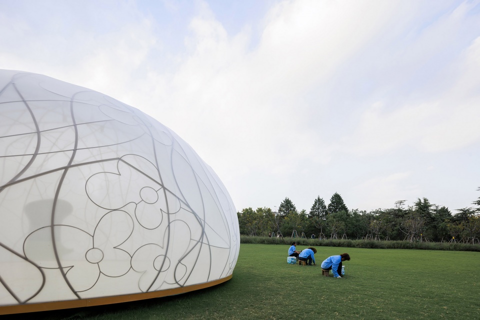Osmanthus Moon by HCCH Studio