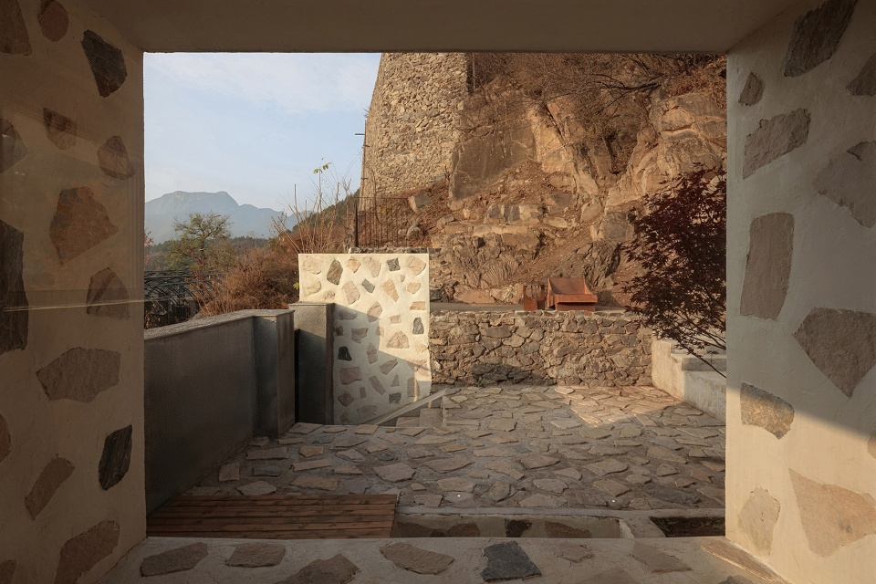 Yangshan Cottage by Atelier dMore