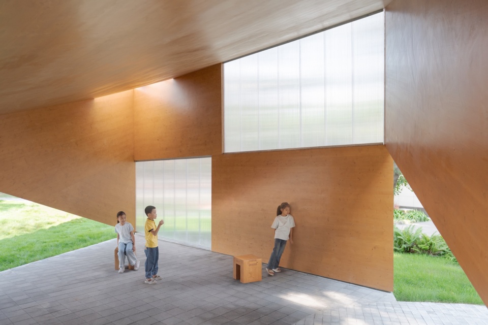 school pavilion by some fuli l2v